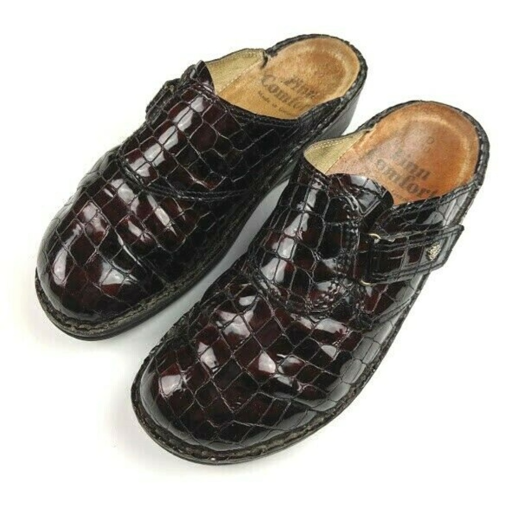 FINN COMFORT Womens Patent Leather Clogs 40D